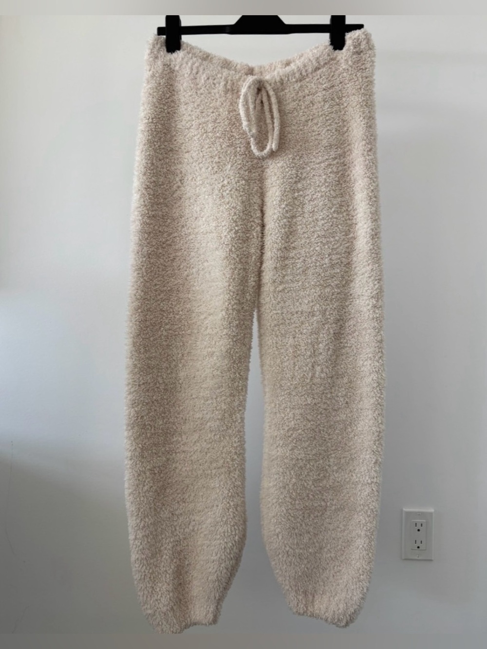 | H&M | Women’s Cream Fluffy Joggers Loungewear size Large